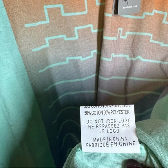 Bench “From the Streets to the Shores” Graphic Size M NWT - Picture 4 of 4